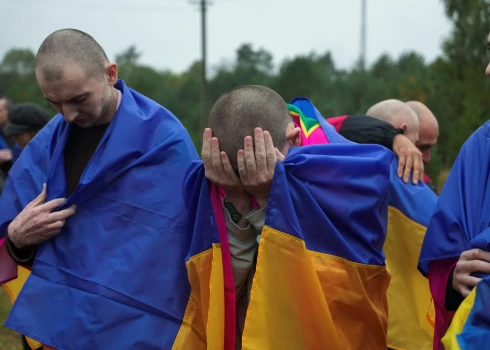 Krievija paziņo par gūstekņu apmaiņu ar Ukrainu.