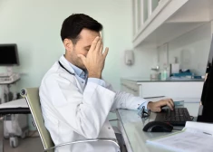 Выплаты за врачебные ошибки в Латвии достигли 3 млн евро