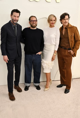 Kianu Rīvss un Kamerona Diaza pēc 30 gadiem atkal nofilmējušies kopīgā projektā.