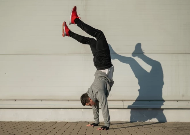 Цирк для взрослых: приглашают на три бесплатных занятия в Риге