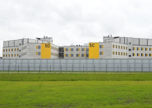 В новую Лиепайскую тюрьму на 1200 мест переведены первые 166 заключенных.