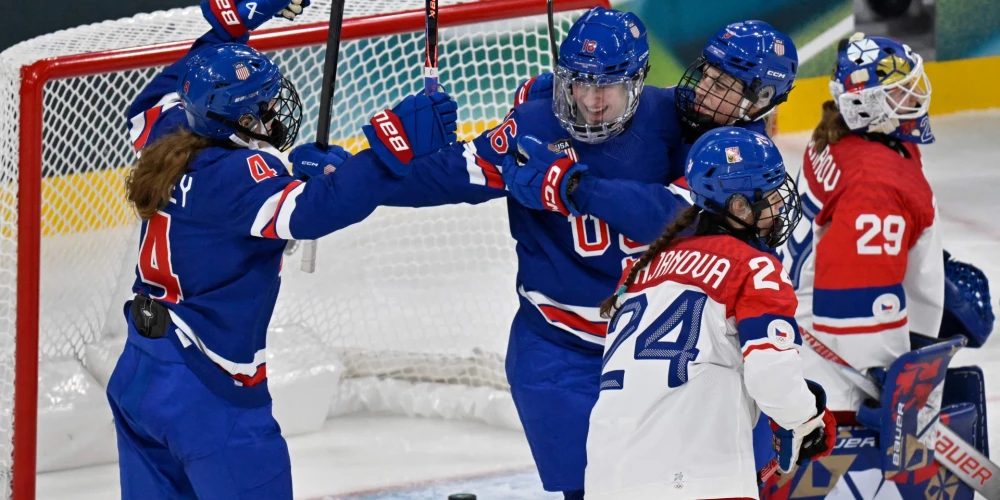 ASV hokejistes pārliecinoši pieveic Čehiju