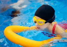 Ādažu novadā turpmāk pašvaldības bērnudārzos bērni varēs mācīties peldēt bez maksas