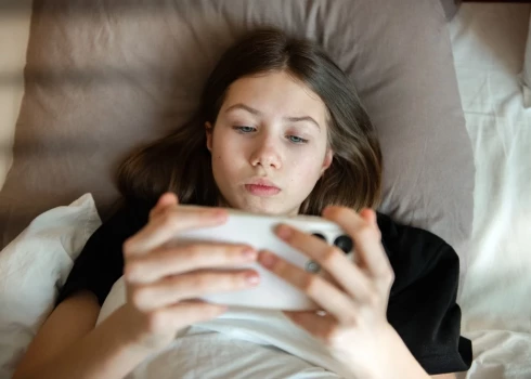 В Европе растет консенсус: почему политики все чаще говорят о возрастном барьере для соцсетей.