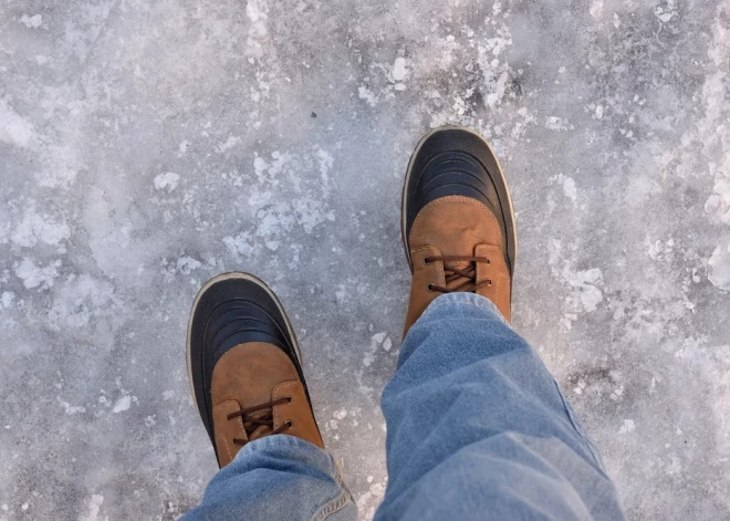 Saulkrastu novada pašvaldības policija brīdina – uz ūdenstilpju ledus atrasties ir bīstami!