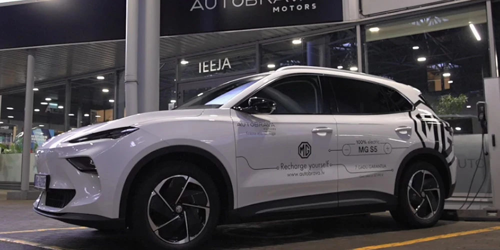 MG klāstā ir arī divi elektromobiļi - MG 4, kam pavisam nesen pievienojies elektrisks krosovers S5.