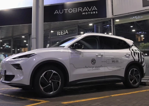 MG klāstā ir arī divi elektromobiļi - MG 4, kam pavisam nesen pievienojies elektrisks krosovers S5.