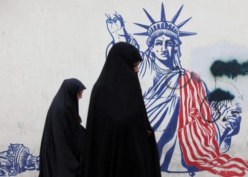 ASV nav diplomātisko attiecību ar Irānu un amerikāņi šajā valstī ir pakļauti ievērojamam nopratināšanas, aresta un aizturēšanas riskam.