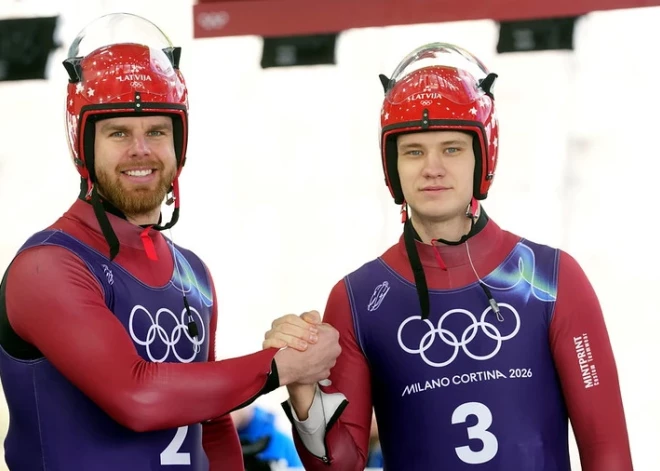 Kristers Aparjods un Gints Bērziņš pēdējā treniņbraucienā.