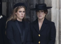 Princeses Beatrise un Eiženija izvēlas publiski distancēties no kaunā kritušajiem vecākiem Endrū un Sāras