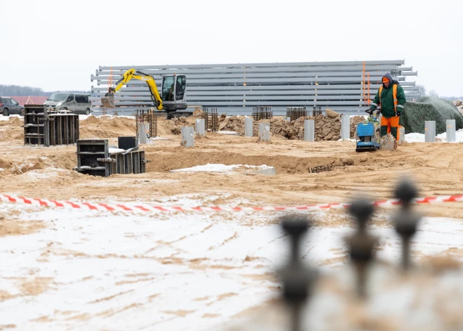 Militārajā bāzē “Lielvārde” sāks būvēt "Black Hawk" helikopteru tehnisko angāru