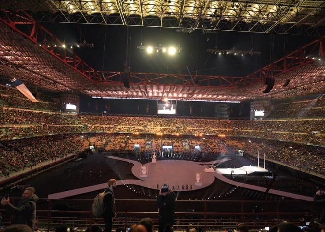 Vairāk nekā 70 tūkstošu klātbūtnē sākas olimpisko spēļu atklāšana. TEKSTA TIEŠRAIDE