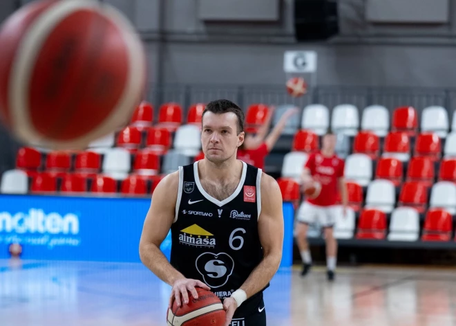 Valmieras basketbolisti mājās pārspēj Liepāju; VEF Rīga uzvar Keilā