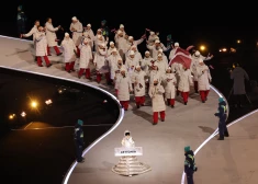 Latvijas delegācija iesoļo "San Siro" stadionā.