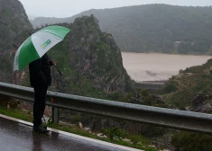 Spānijai un Portugālei tuvojas jauna vētra
