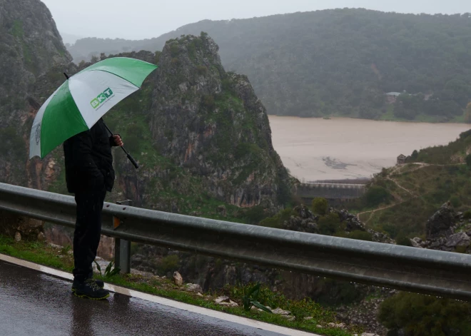 Spānijai un Portugālei tuvojas jauna vētra