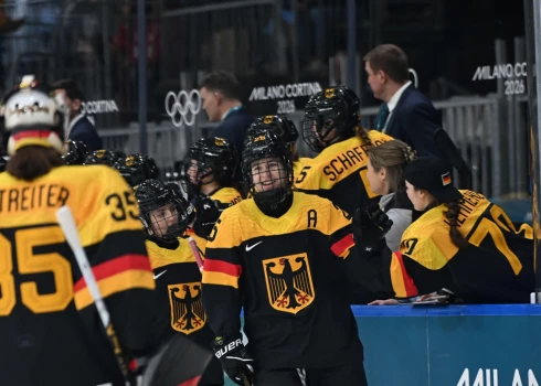 Vācietes bija pārākas ar 5:2 (3:0, 2:2, 0:0), tiekot pie pirmās uzvaras Olimpiādē.