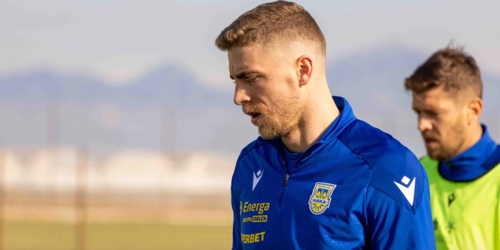 Latvijas uzbrucējs Vladislavs Gutkovskis sestdien pēc trīs sezonu pārtraukuma atgriezās Polijas futbola ekstraklasē.