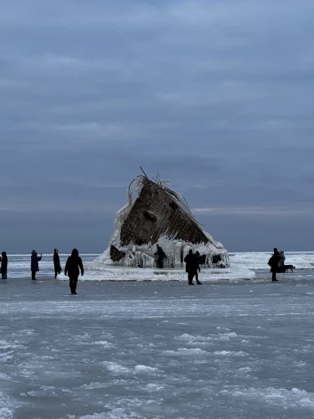 Люди могут запечатлеть "Леди Котлин" со всех ракурсов.
