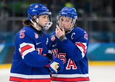 ASV hokeja izlase sagrauj Somijas hokejistes, kuras vakar skāra vēdera vīruss