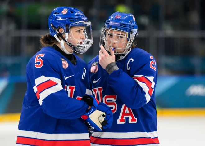 ASV hokeja izlase sagrauj Somijas hokejistes, kuras vakar skāra vēdera vīruss