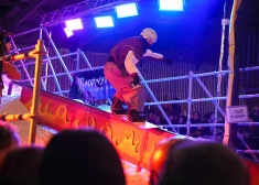 ФОТО: спортсмены и рижане в восторге от снежного парка, который на один день появился в Риге