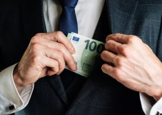 "Почему так мало?" Выиграв почти 36 тысяч евро, бизнесмен из Пририжья не слишком обрадовался