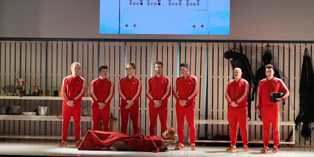 Izrāde "Latviešu raķetes" un pieņemšana.