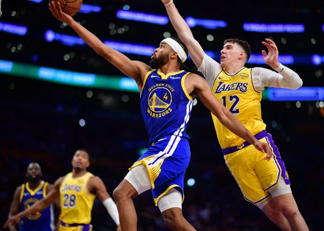 Losandželosas "Lakers" pārspēj Goldensteitas "Warriors"; Kristaps Porziņģis vēl nedebitē