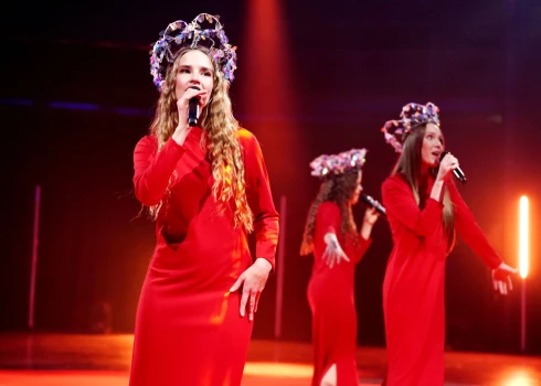 Ar grupas "Tautumeitas" koncertu noslēgsies Starptautiskais ledus skulptūru festivāls Jelgavā.