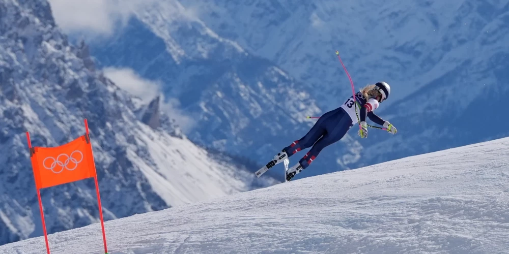 Titulētā ASV kalnu slēpotāja Vona piedzīvo kritienu olimpiskajās spēlēs.