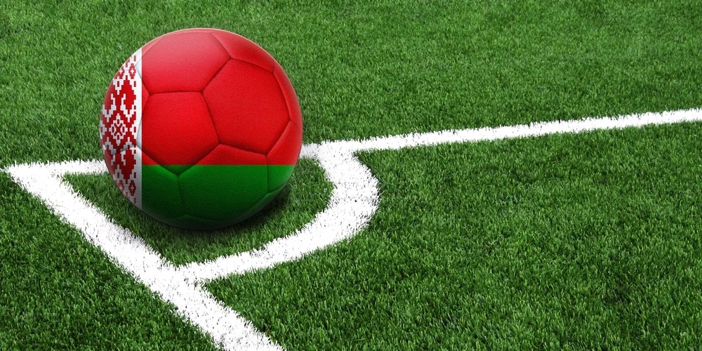 Хорошо нападать на соседние страны - в футболе очки дарят за это просто так.