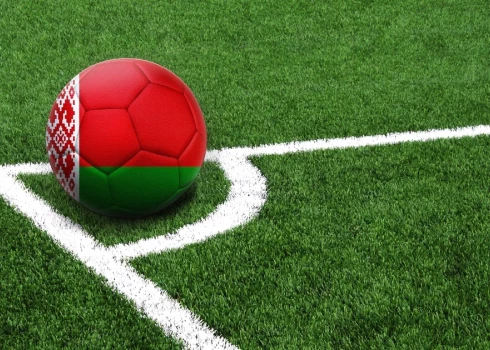 Хорошо нападать на соседние страны - в футболе очки дарят за это просто так.