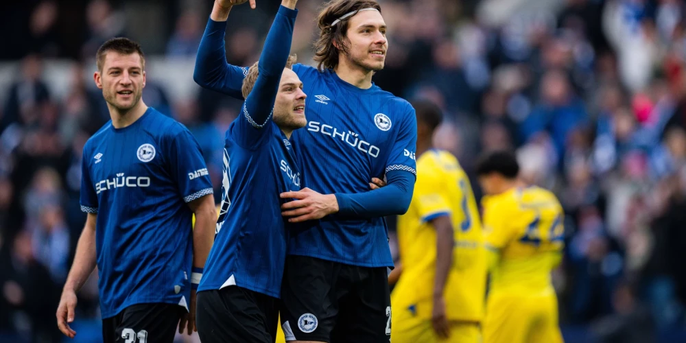 Latvijas futbola izlases uzbrucējam Robertam Uldriķim veiksmīga spēle.