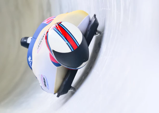 Dukura trenētajiem britu skeletonistiem aizliedz startēt ar īpašajām ķiverēm