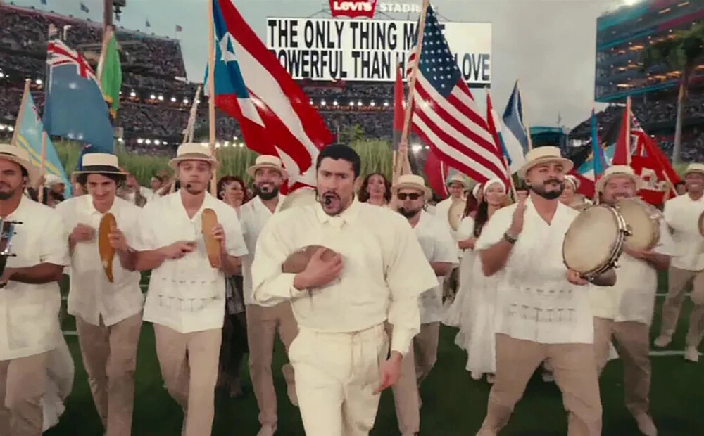 Skandāls pēc "Superkausa" šova: Tramps nosauc reperi “Bad Bunny” par apvainojumu Amerikai