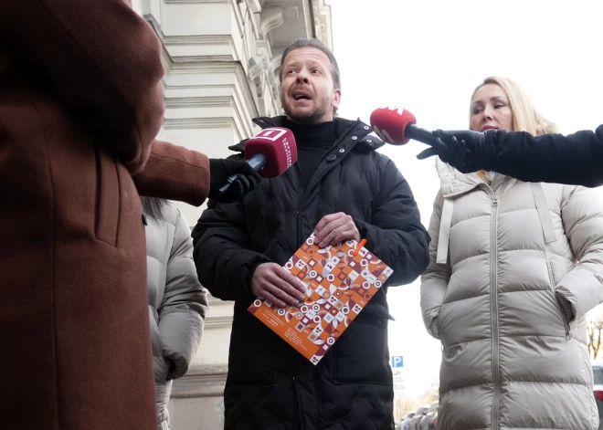 Если суд согласится с доводами прокуратуры, деятельность партии "За стабильность" может быть приостановлена на полгода