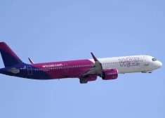 Bērna nevainīgs jociņš noved līdz tam, ka lidmašīnu nākas nosēdināt