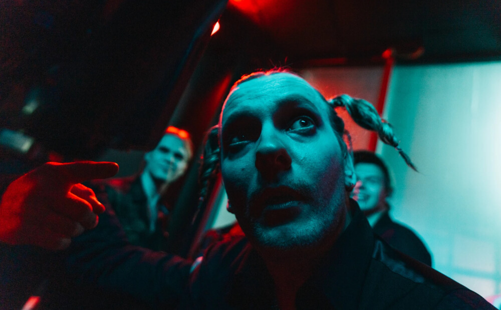 Grupa "Singapūras Satīns" pēc teju trīs gadu pauzes izziņo jaunu albumu un laiž klajā singlu “113”