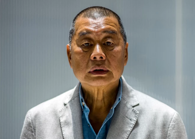 "Faktiski nāvessods!" Honkongas demokrātiski noskaņotajam mediju magnātam Džimijam Lajam piemērots skarbs cietumsods