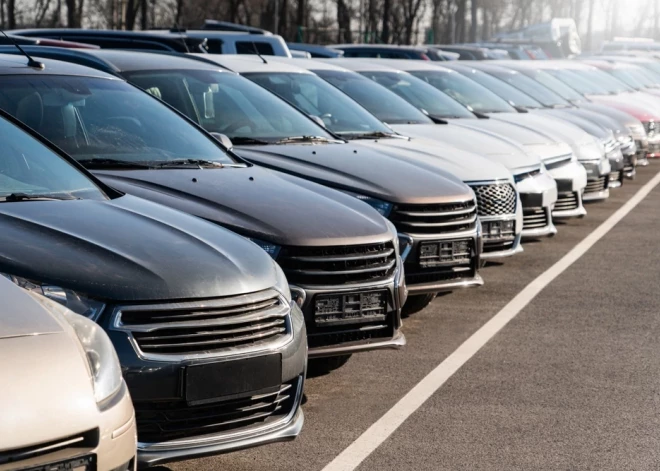 Lietuva ceļ gaismā vērienīgu auto shēmu, kurā iesaistīti arī Latvijas pilsoņi