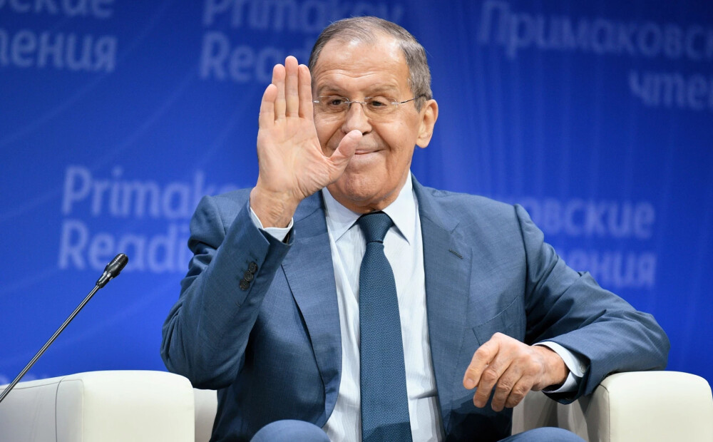 "Skaistas meitenes" no Moldovas un cigāru smēķēšana: Epstīna failos vairākkārt uzpeld Lavrova vārds