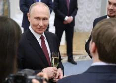 Vai Krievijas elite vēlas atbrīvoties no Putina? Sarunas aizkulisēs atklāj pārsteidzošu realitāti