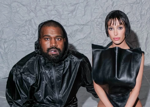 Kanje Vests un Bjanka Censori.