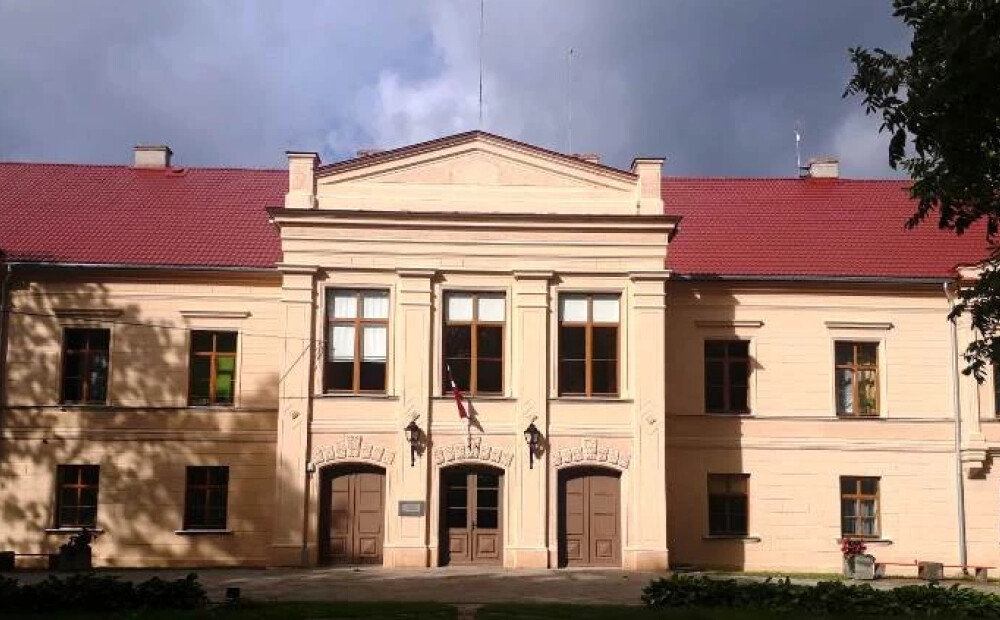 Vārmes pamatskola svinēs 100 gadu jubileju - aicina atsaukties absolventus un bijušos skolotājus