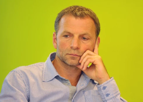 Эрик Мейсанс фигурирует в электронном письме некоего Даниэля Сиада Эпштейну.