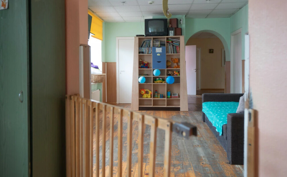 "Es pieļāvu lielu, lielu kļūdu..." Kā mazo Elīzu un citus bērnus audzina māmiņas Iļģuciema cietumā. FOTO