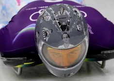 Skandāls olimpiādē: Ukrainas skeletonistam pārmet kara upuru godināšanu uz ķiveres