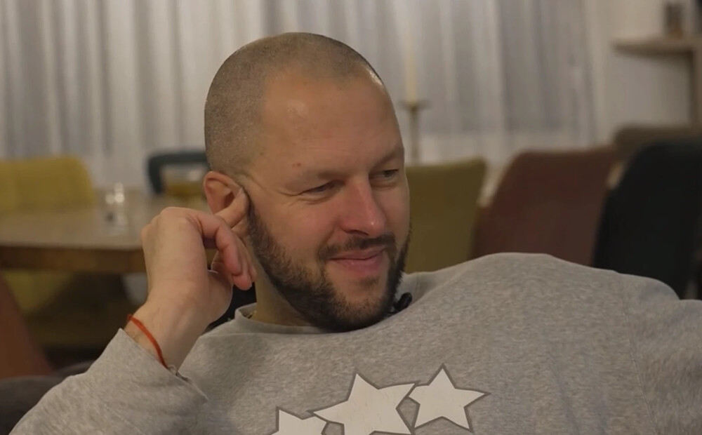 Šovā "Ģimene burkā" Viesturam ir viltīgs plāns tikt pie masāžas. Kas par to sakāms sievai?