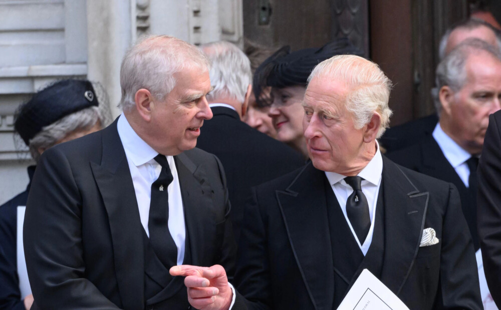 Karalis Čārlzs nāk klajā ar paziņojumu par brāli Endrū un jaunajiem apgalvojumiem pret viņu